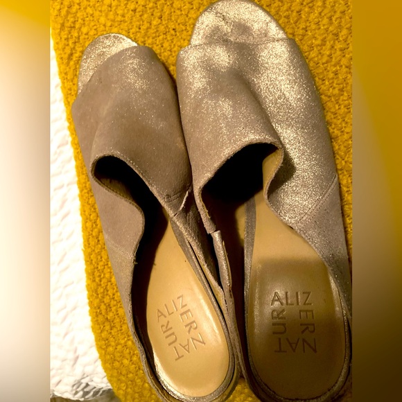 BUY NOW!!! Sparkly, gold mules! - Picture 1 of 4